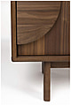 Sideboard GROOVE mit 3 Türen und Walnussfurnier von Zuiver